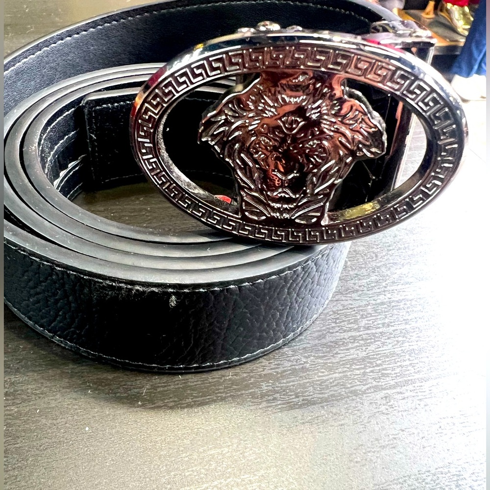 Men belt 
FASHIONABLE